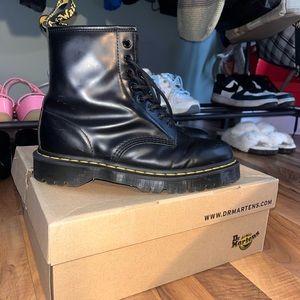 DR.MARTENS